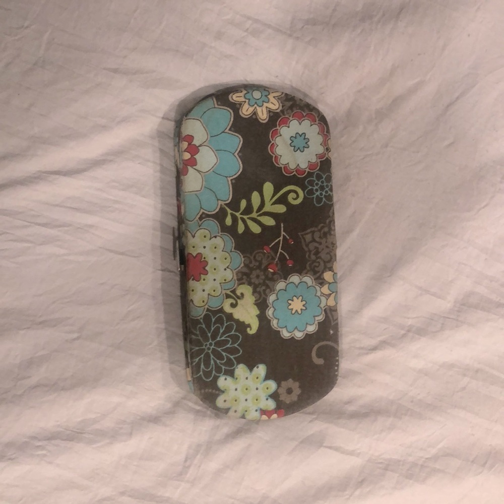 Snap close thirty-one wallet